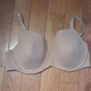 GORGEOUS! Natori Seamless Back Minimizing Bra